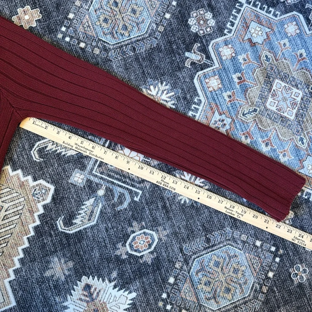 Abercrombie & Fitch Red Men's Heavy Knit Ribbed Sweater Size Medium - Picture 9 of 9